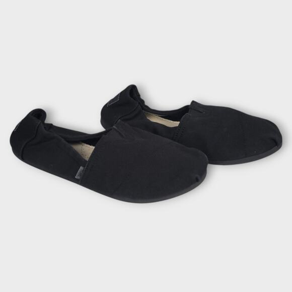 Toms Classic Canvas Slip On Shoe Size W 6.5 Black Minimalist Comfort Travel Chic - Picture 1 of 8